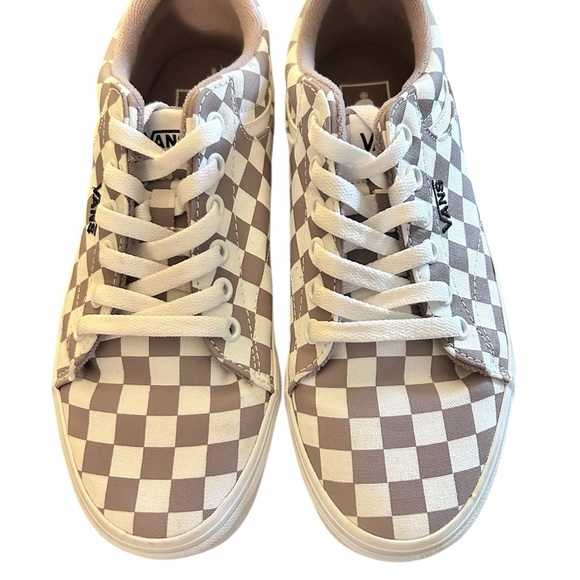 Vans Checkerboard Lace-Up Sneakers – Beige & White Classic Low Tops SZ 7.5 - Picture 1 of 5